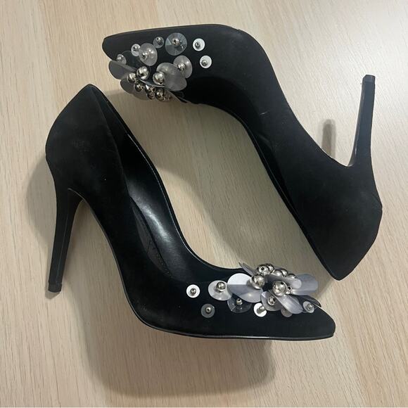 Charles By Charles David Black Heels with Floral Embellishments - Picture 1 of 5